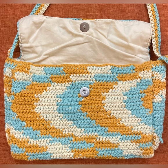 Crocheted blue, orange and cream chevron pattern shoulder bag - Picture 5 of 6